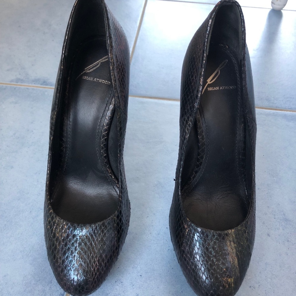Brian Atwood Ferguson Snakeskin pump size 7